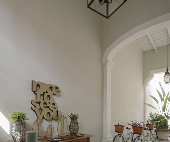 Отель Decu Downtown