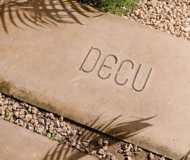 Отель Decu Downtown