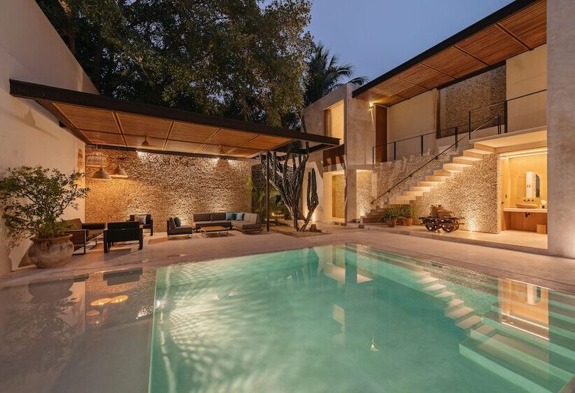 Отель Decu Downtown