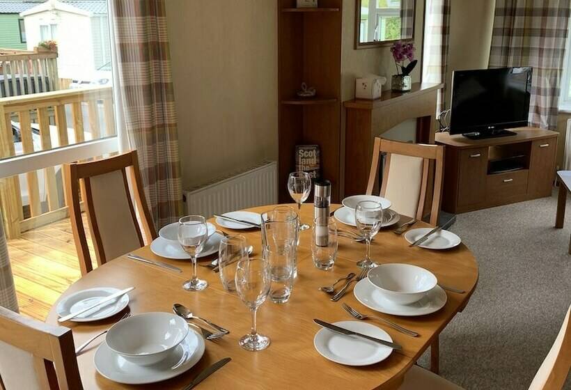 בית מלון כפרי Devine Staycations At 38 Riverside