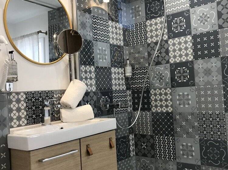 בית מלון כפרי Eden Cassis