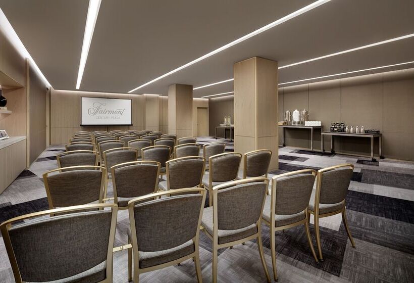 فندق Fairmont Century Plaza Gold Experience