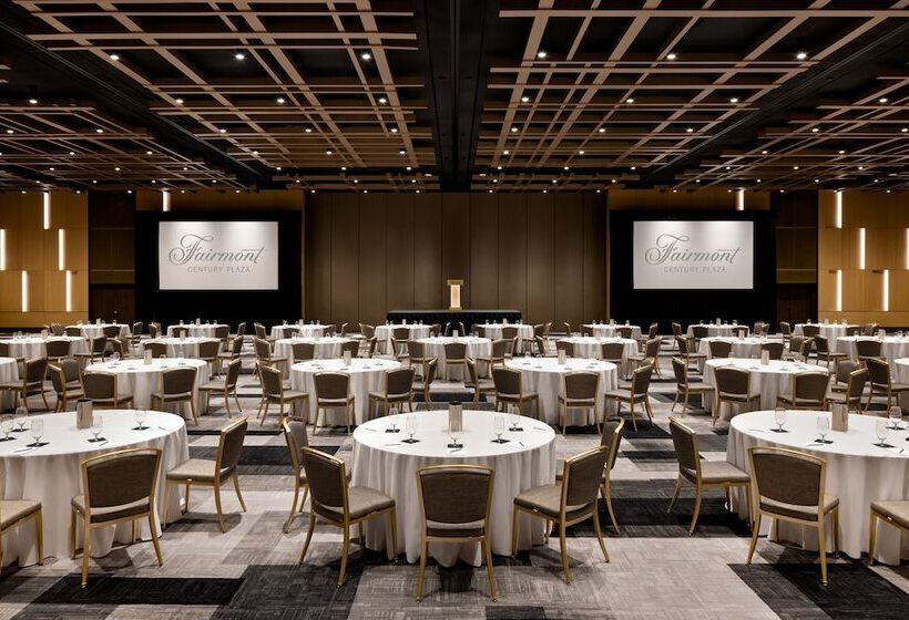 فندق Fairmont Century Plaza Gold Experience