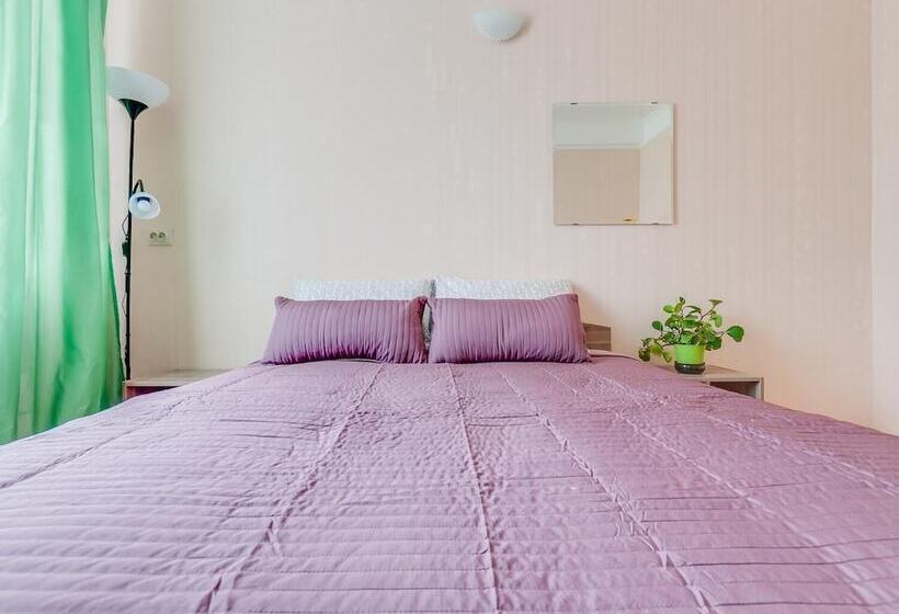 호텔 Fresh Apartment On Varshavskaya 61