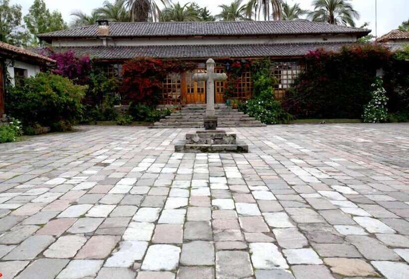 هتل Hacienda La Carriona