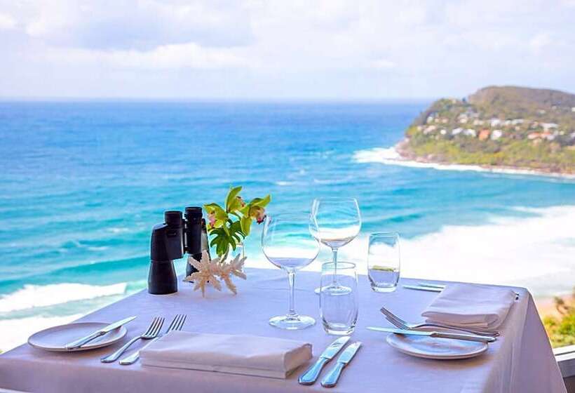 Отель Jonahs Restaurant & Accommodation, Whale Beach