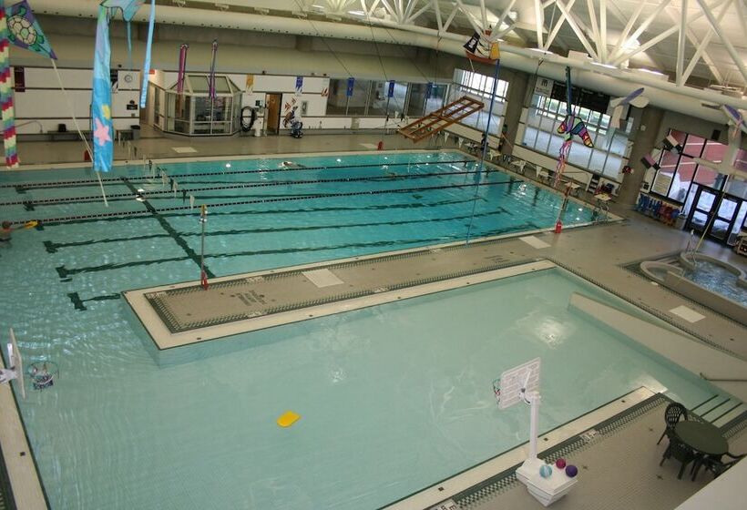 ホテル Macewan University Residence