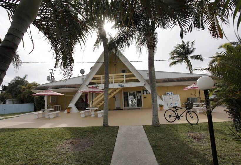 هتل Miami Everglades Rv Resort