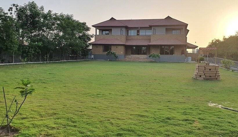 ホテル The Kutchh Courtyard