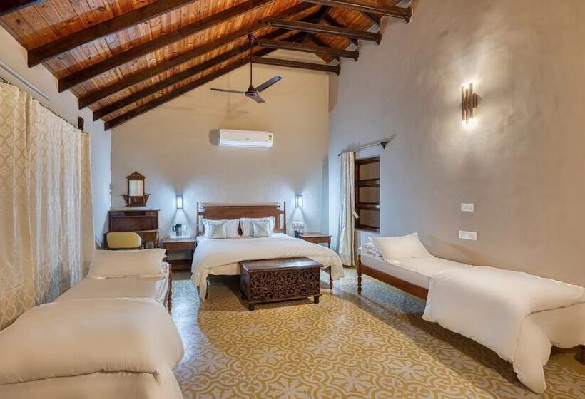 ホテル The Kutchh Courtyard