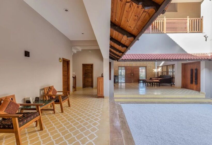 ホテル The Kutchh Courtyard