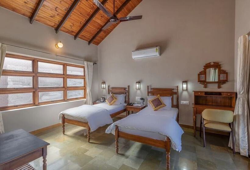 ホテル The Kutchh Courtyard