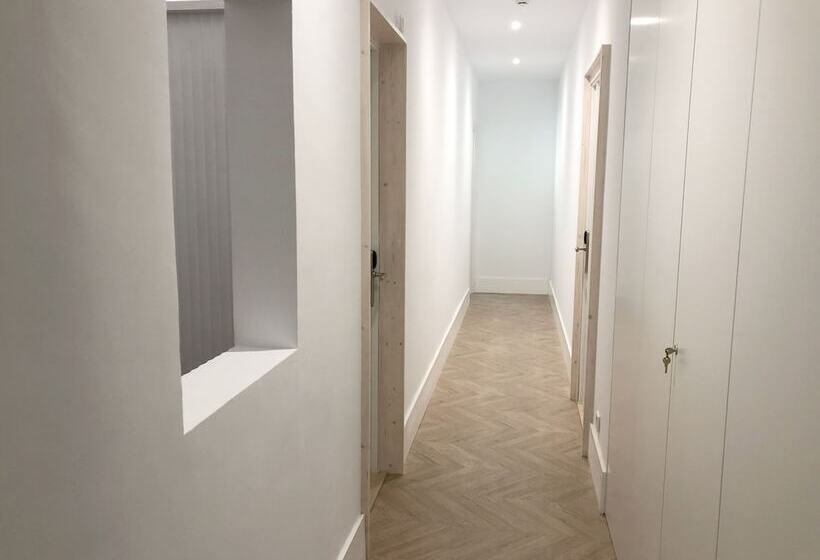 Отель The Mohouse Boutique Room