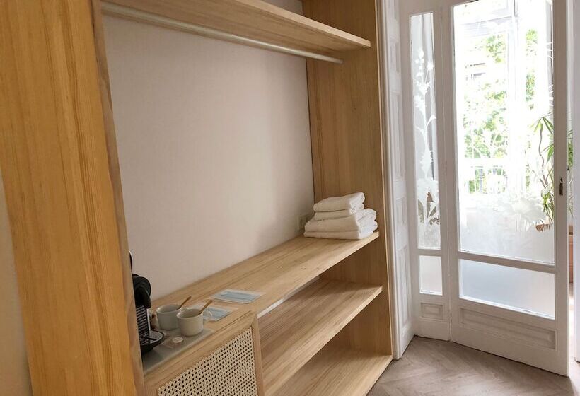 Отель The Mohouse Boutique Room