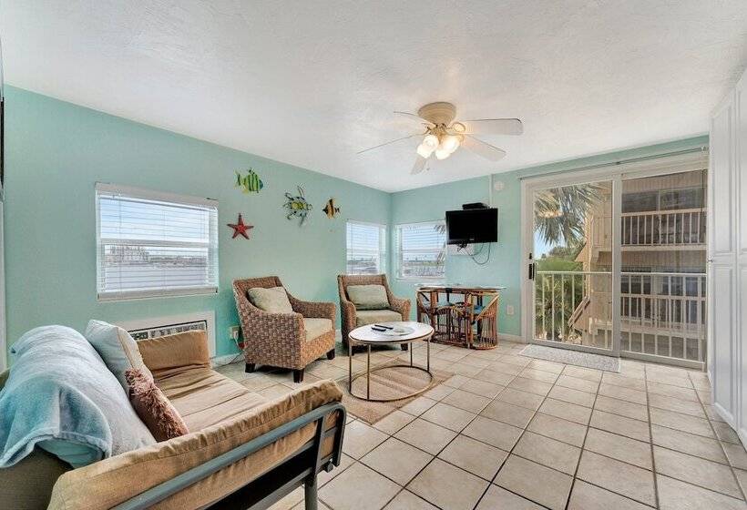 فندق The Seashell Suites