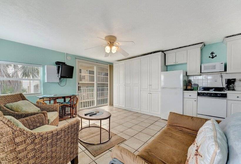 فندق The Seashell Suites