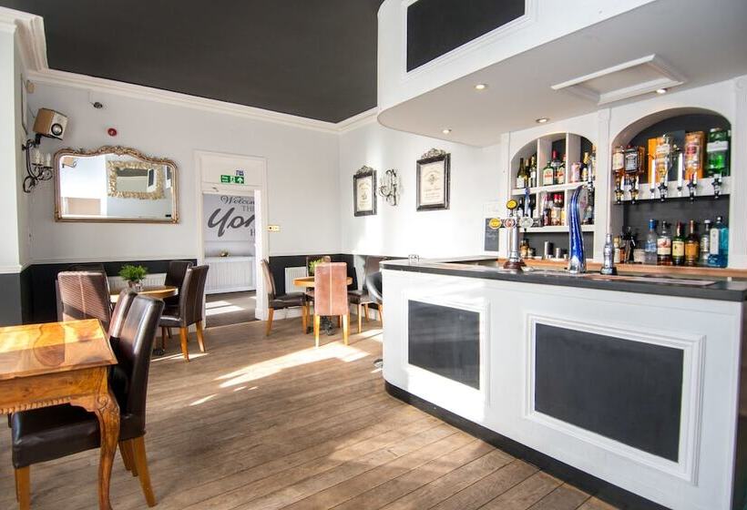 בית מלון כפרי The York