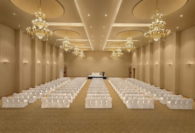 ホテル Time Square Resort & Spa, Bhuj