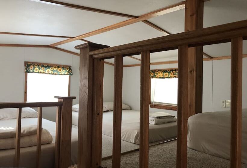 ホテル Top Of The Hill Rv Resort & Cabins