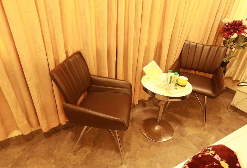 酒店 Villa Residency Navi Mumbai