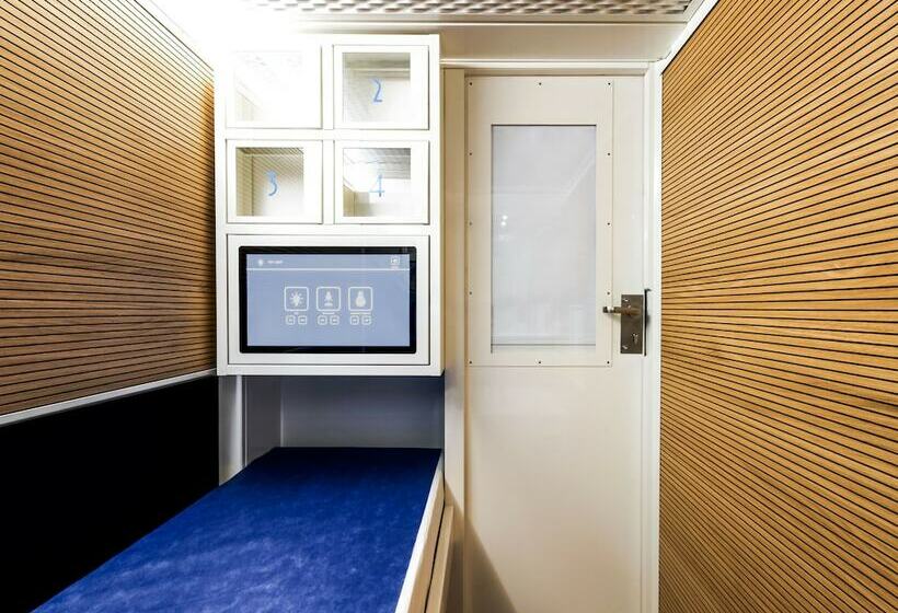 Hotel Zzzleepandgo Venice Airport