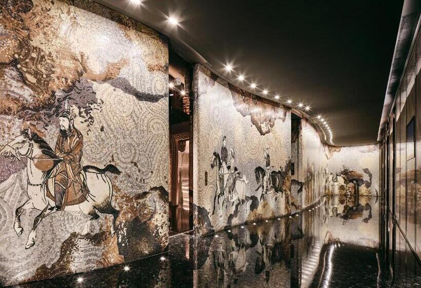 J Hotel, Shanghai Tower   Above All Else, Overlooking The Bund