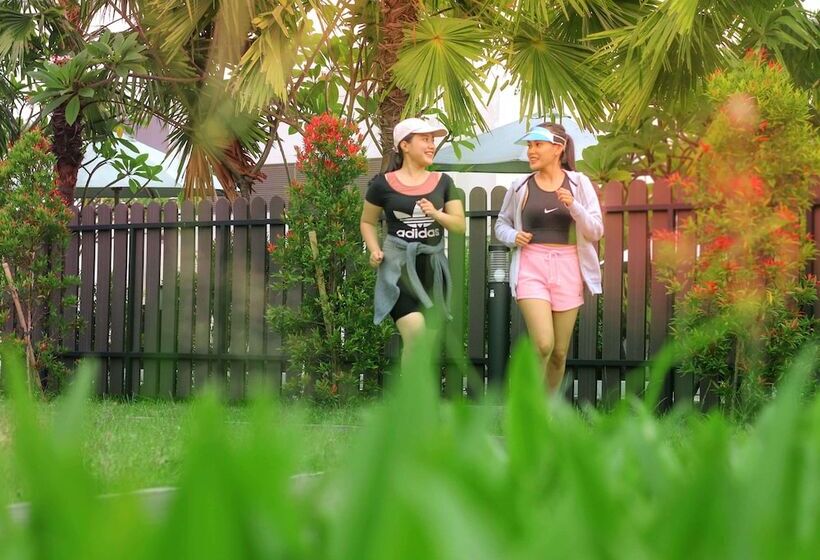 Le Premier Hotel Kota Deltamas