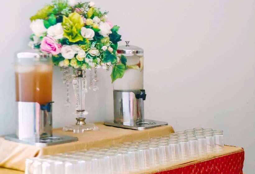 Le Premier Hotel Kota Deltamas