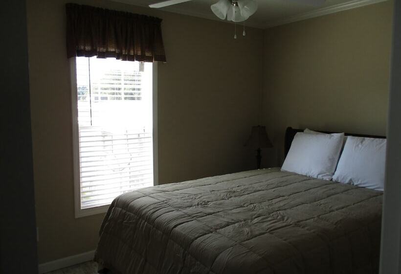 Majestic Oaks Rv Resort