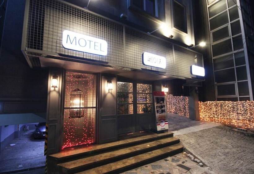 모텔 Busan Sajik Page