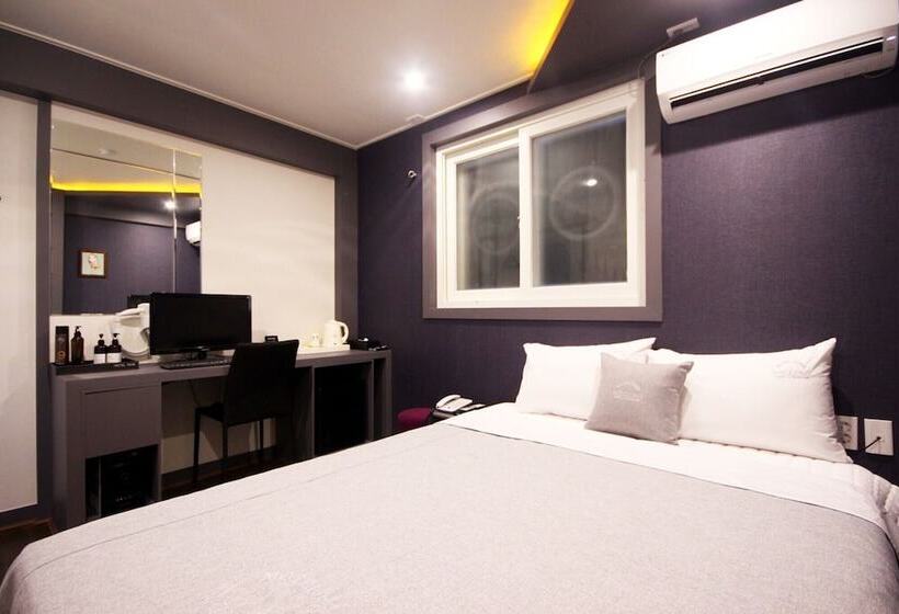 모텔 Busan Sajik Page