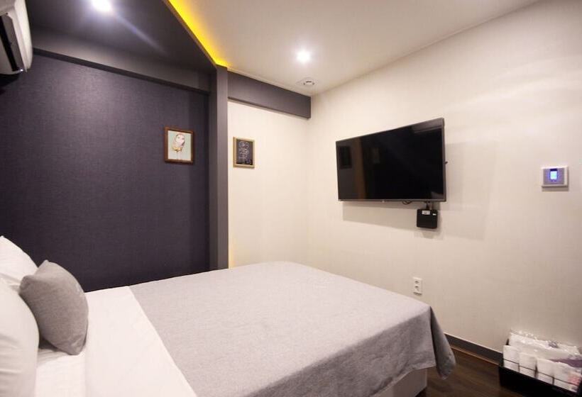 모텔 Busan Sajik Page