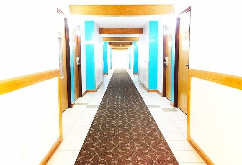 فندق على الطريق Courtesy Inn