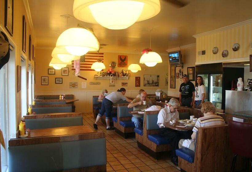 Мотель King S Inn