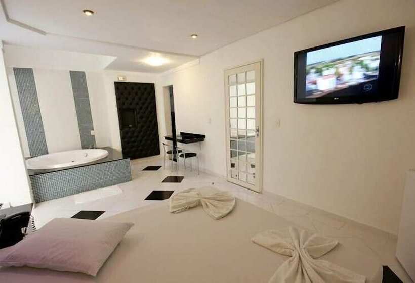 Motel Xanadú   Adults Only