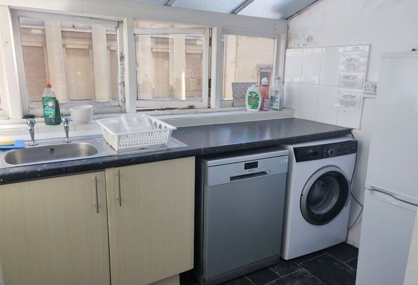 펜션 Westbourne Place Townhouse By Clifton Short Lets