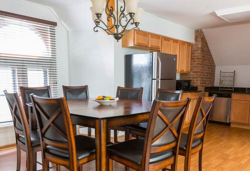 Пансион 7 On Strath