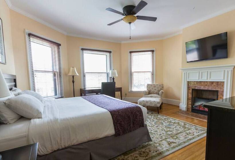 Пансион 7 On Strath