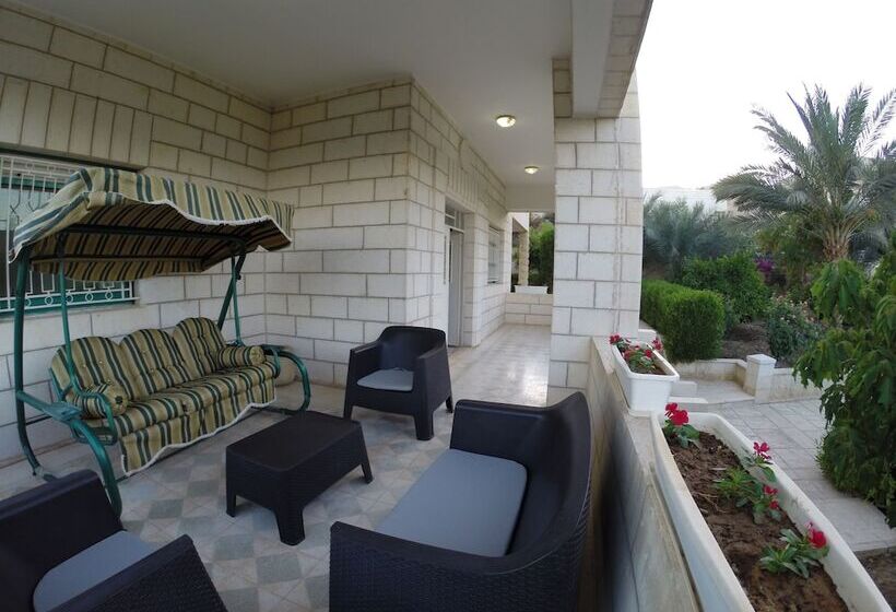 پانسیون Auberg Inn Guesthouse