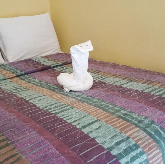 پانسیون Aupic Paradise