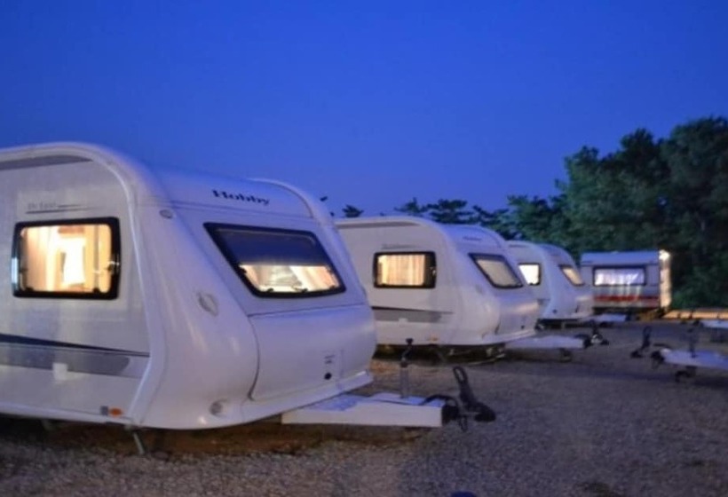 بنسيون Daebudo Caravan Land