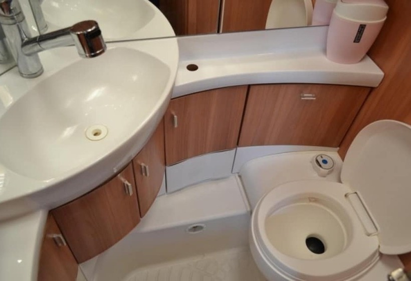 بنسيون Daebudo Caravan Land