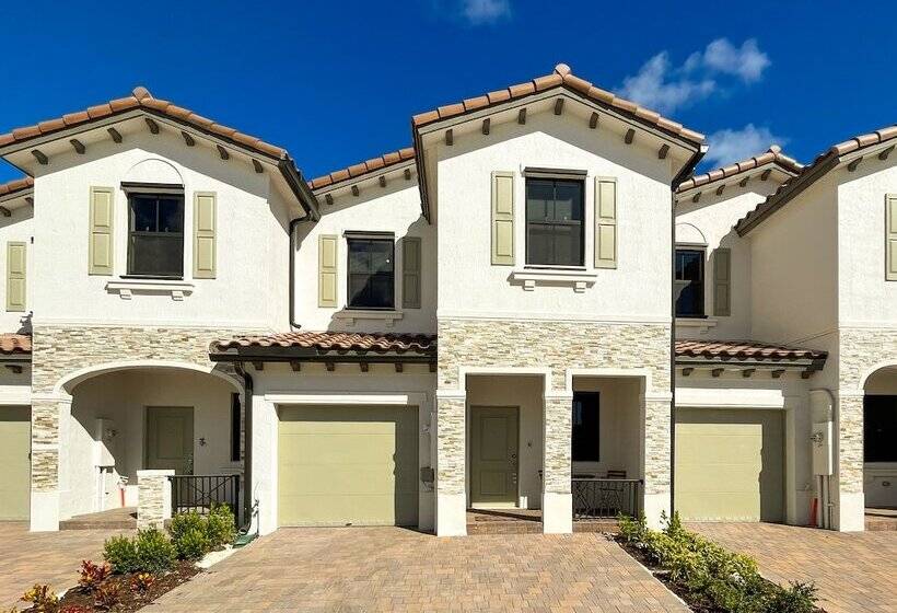 بنسيون Glamorous 4br New & Modern Near Fl Keys