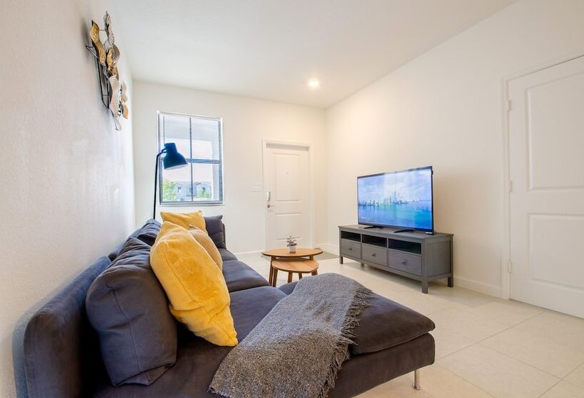 بنسيون Glamorous 4br New & Modern Near Fl Keys