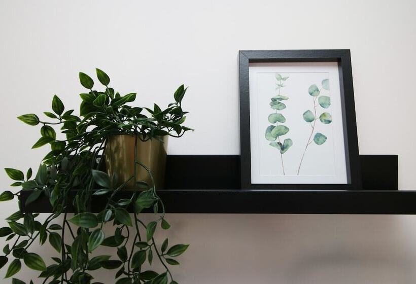 Пансион Gwent House By Tŷ Sa