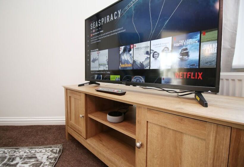 Пансион Gwent House By Tŷ Sa