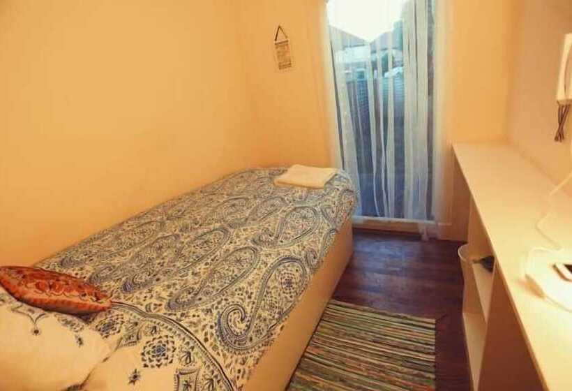 פנסיון Sitara House