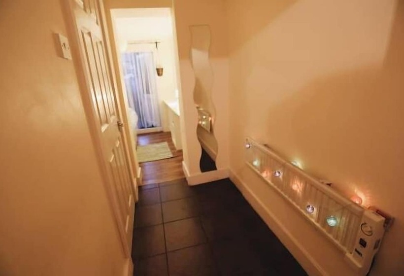 Пансион Sitara House