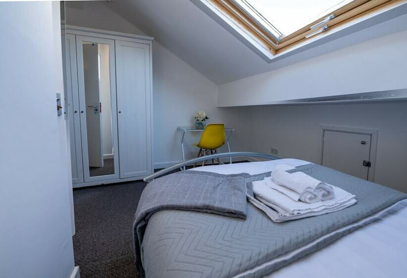 펜션 Spacious 5 Bed House, Perfect For Groups, Great Location