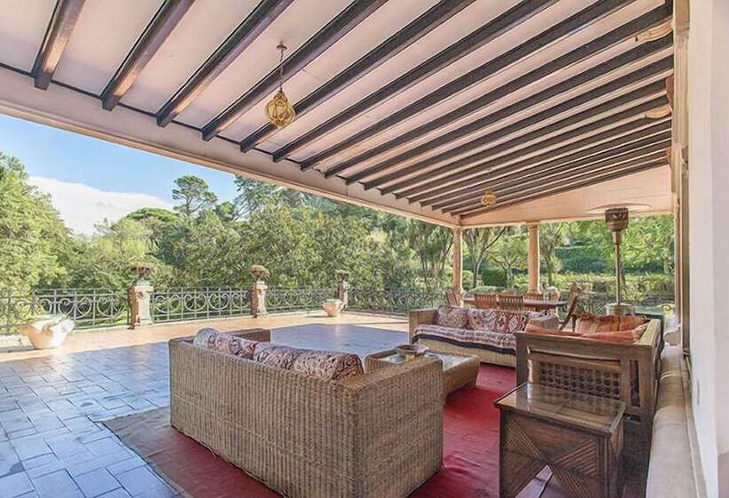 پانسیون The Romantic Suites & Garden Guest House   Adults Only